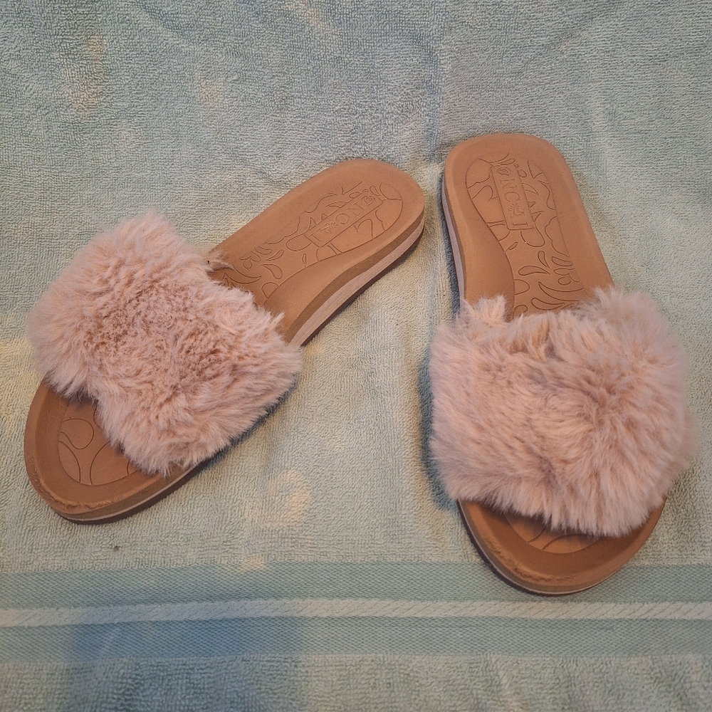 Pink and Tan Slides, Size 7.5